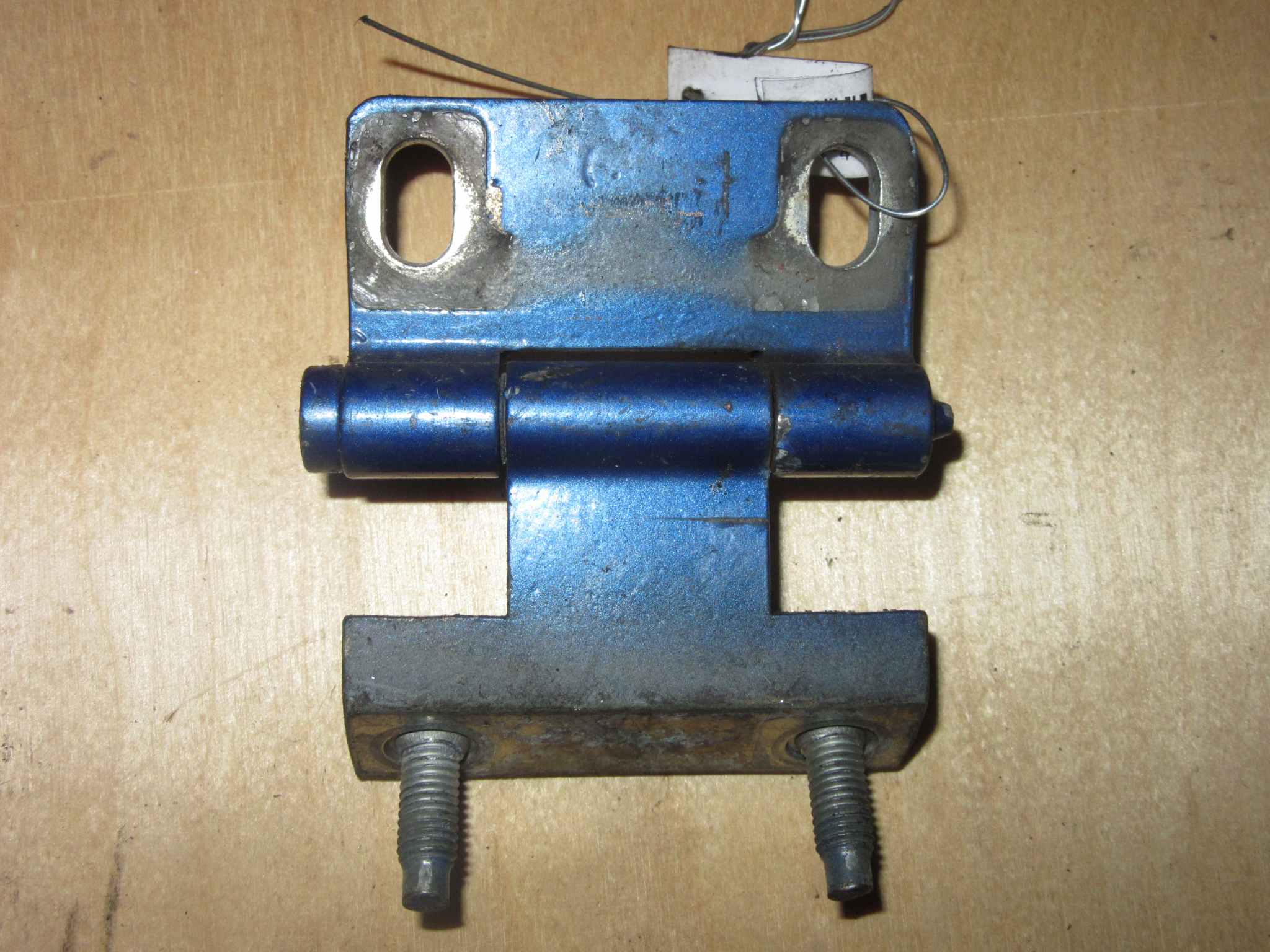 Петля крышки (двери) багажника Peugeot Partner 1 (1996-2008)